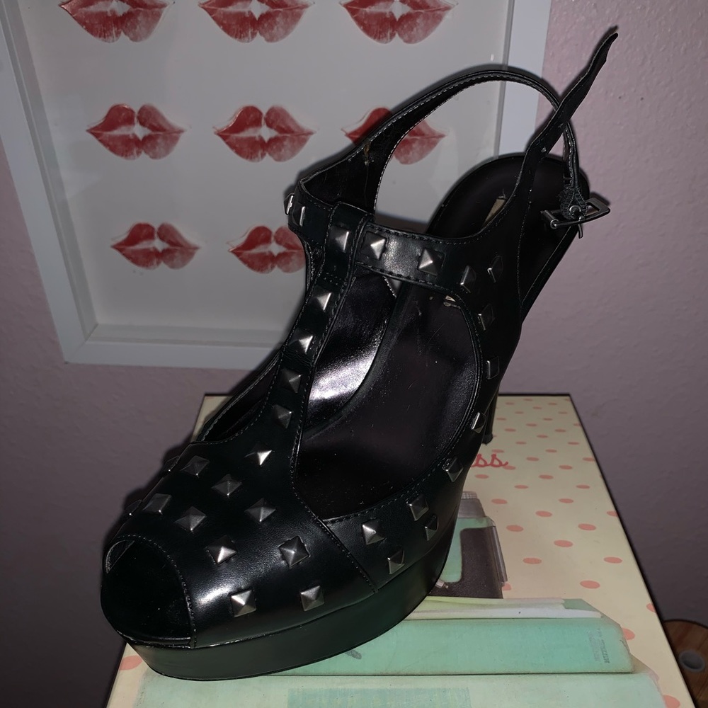 Vera Wang heels